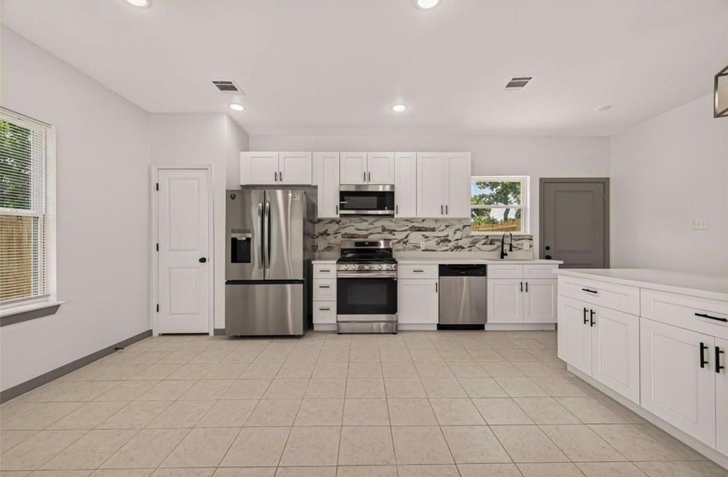 8306 Tidwell Road - Photo 2