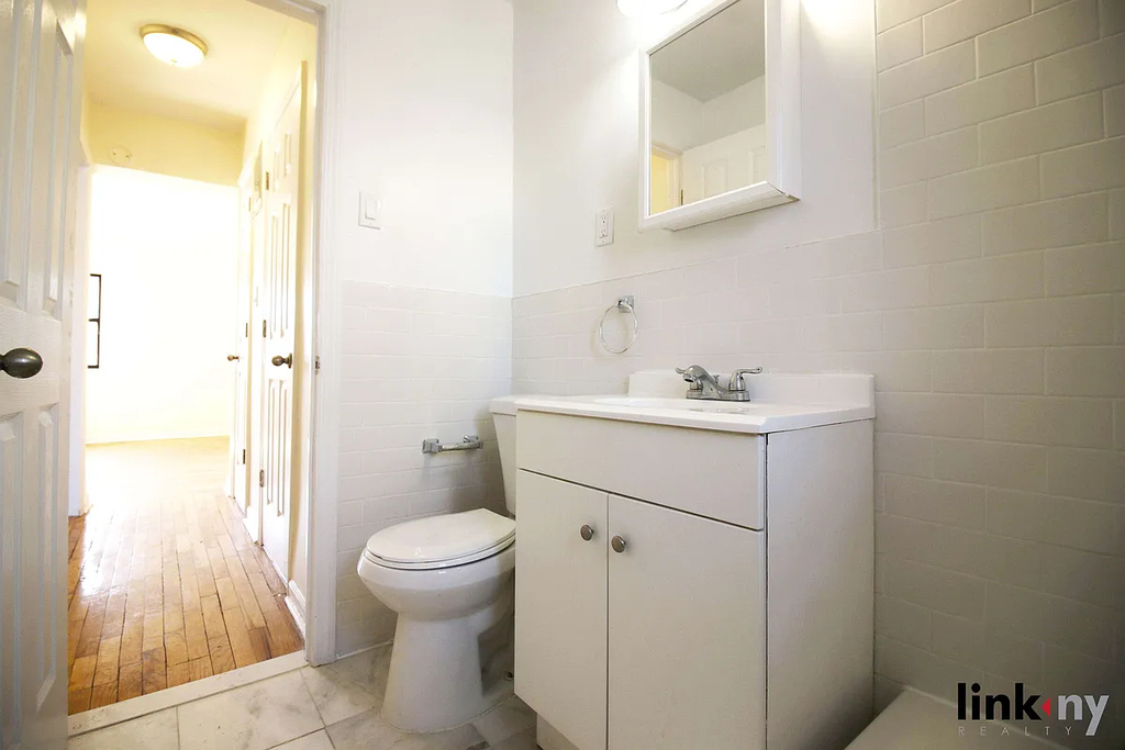147-27 72nd Road - Photo 8