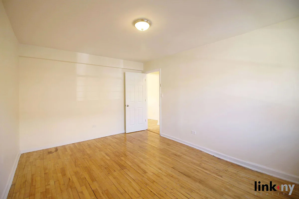 147-27 72nd Road - Photo 3