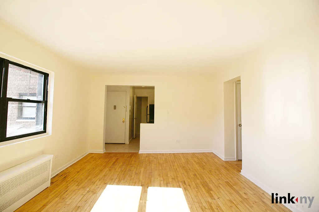 147-27 72nd Road - Photo 4