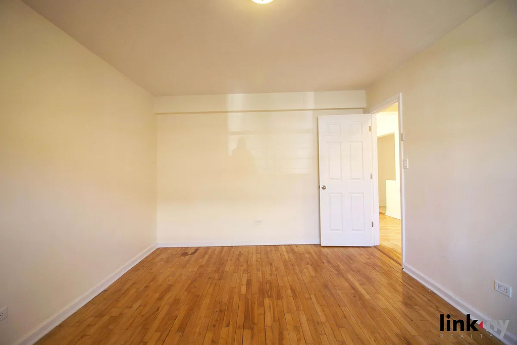 147-27 72nd Road - Photo 2