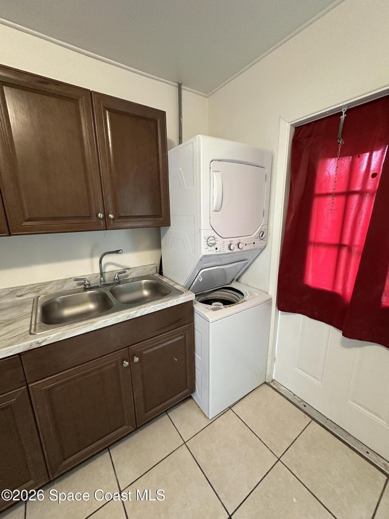513 Warren Street - Photo 5