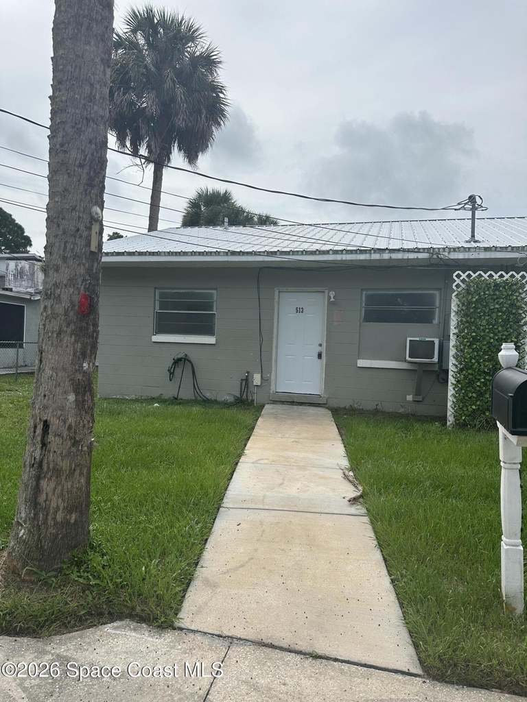 513 Warren Street - Photo 1