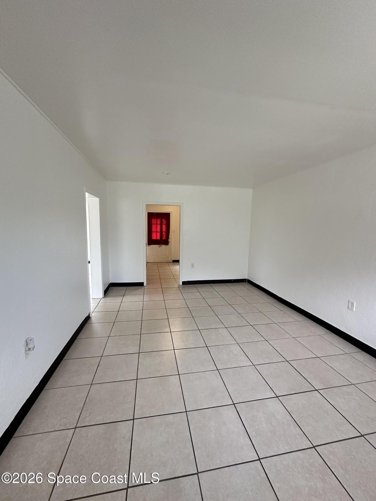 513 Warren Street - Photo 3
