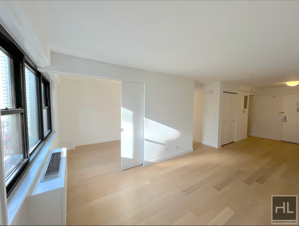 East 39th Street - Photo 7