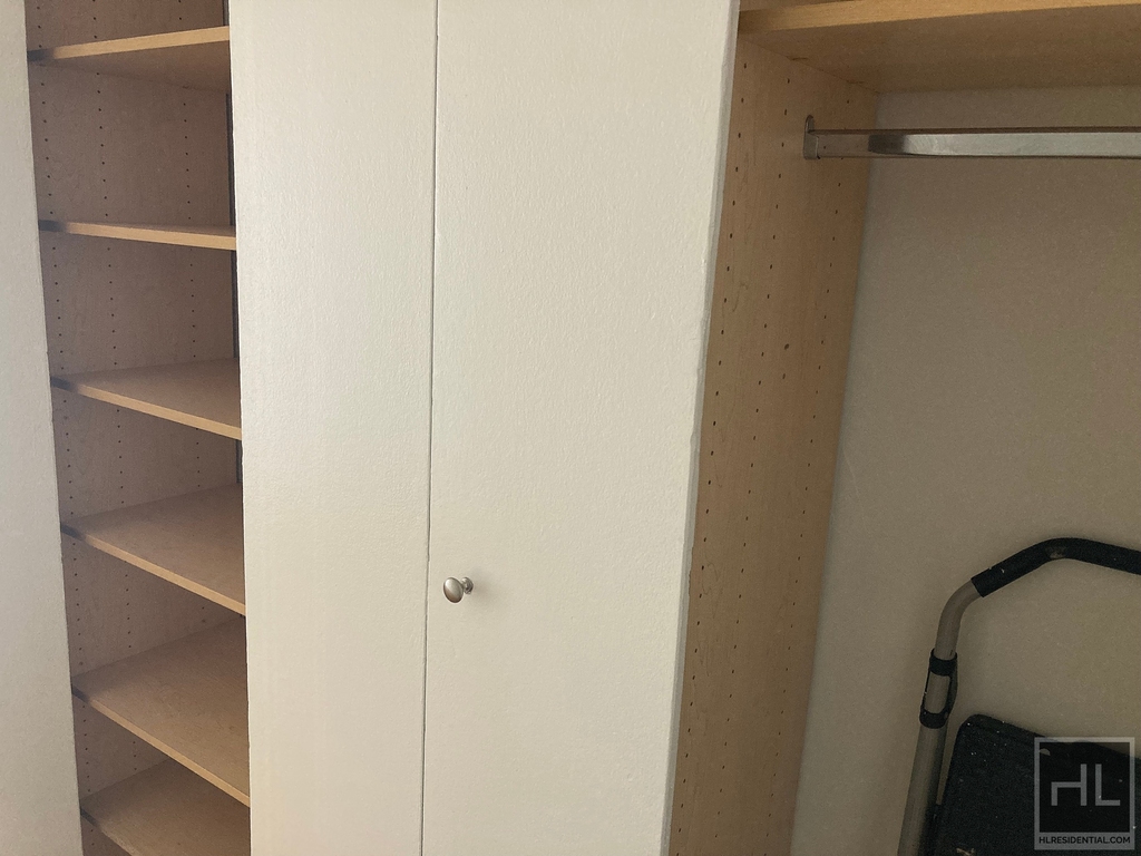 East 36 Street - Photo 3