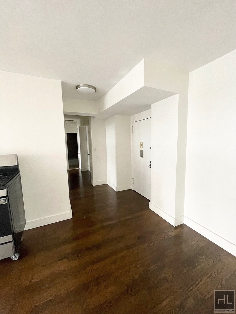 East 63 Street - Photo 10