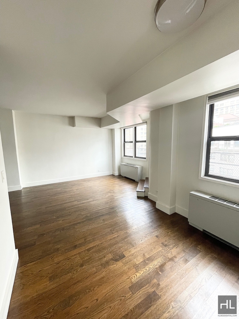 East 63 Street - Photo 1