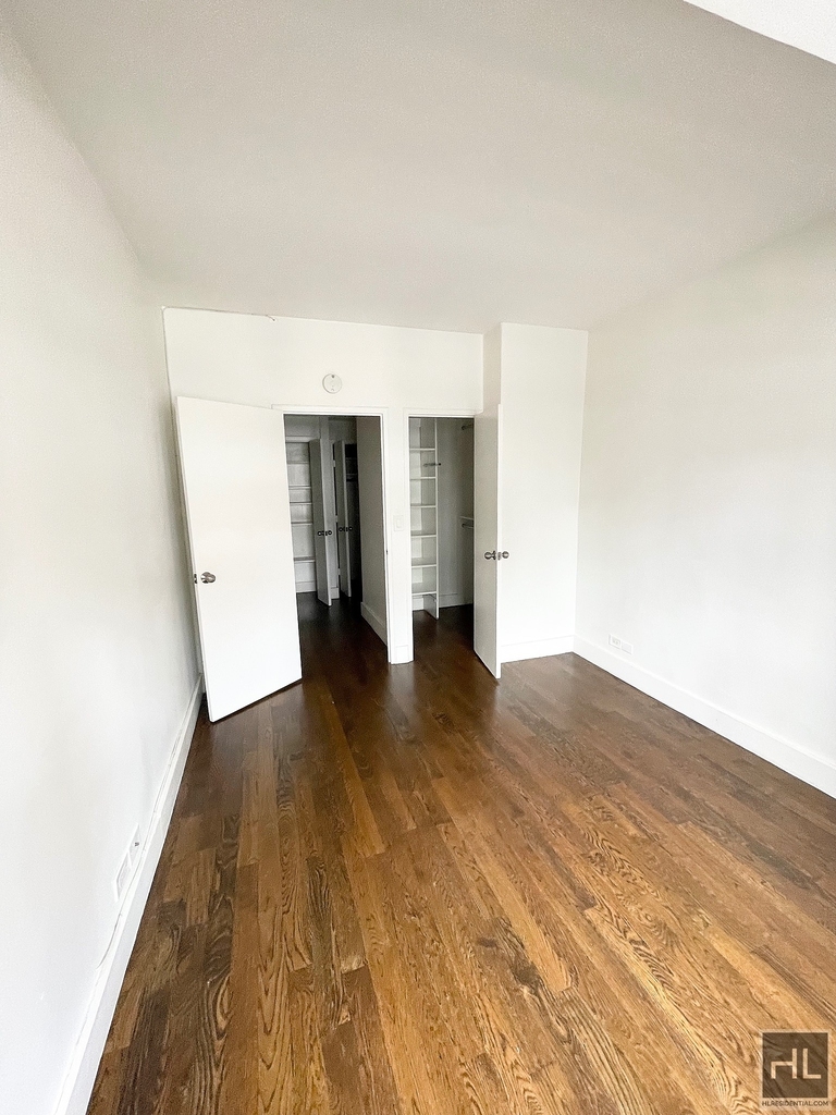 East 63 Street - Photo 8