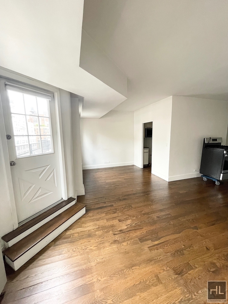 East 63 Street - Photo 2