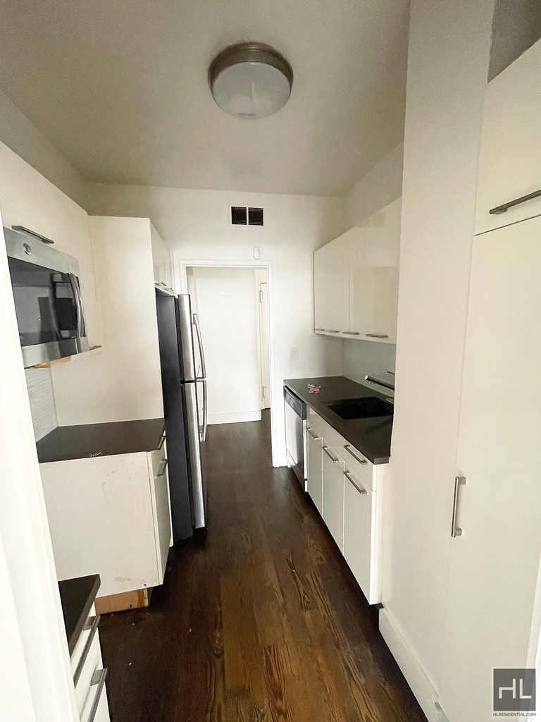 East 63 Street - Photo 9