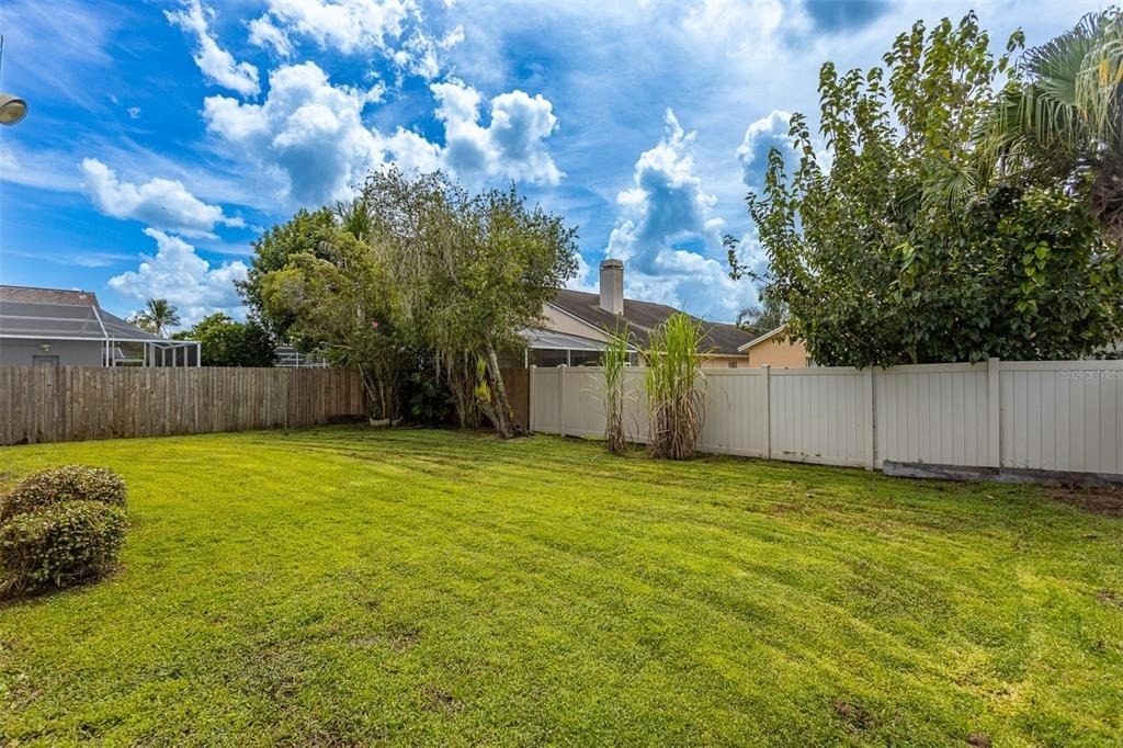 18120 Palm Breeze Drive - Photo 34
