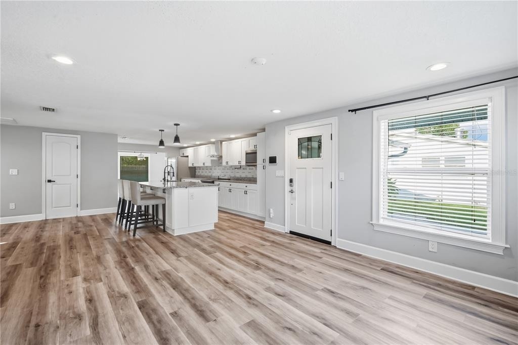 2707 W Kenmore Avenue - Photo 4