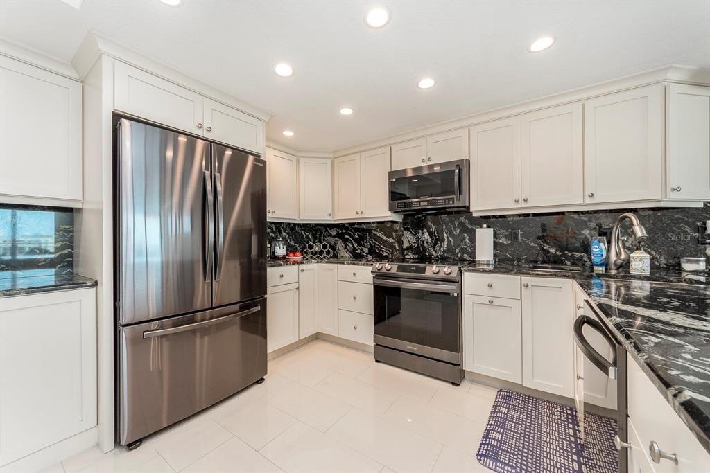 1390 Gulf Boulevard - Photo 8