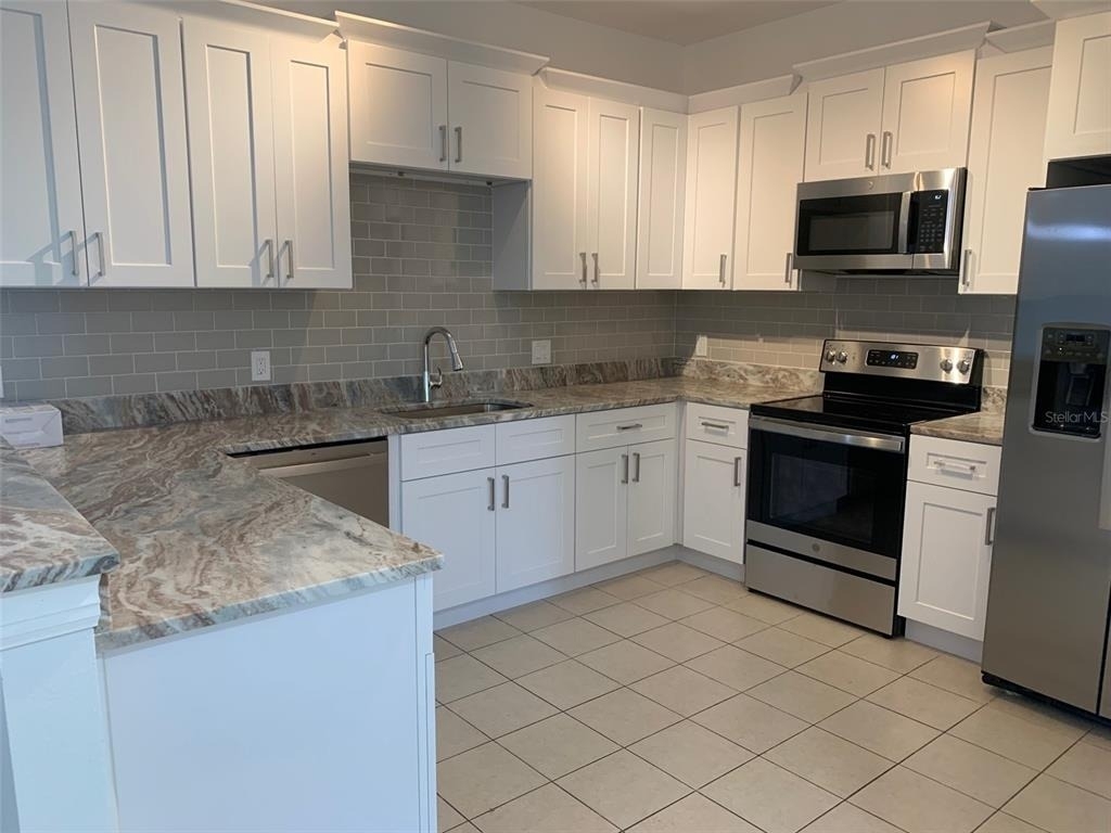 3111 Sun Lake Court - Photo 3
