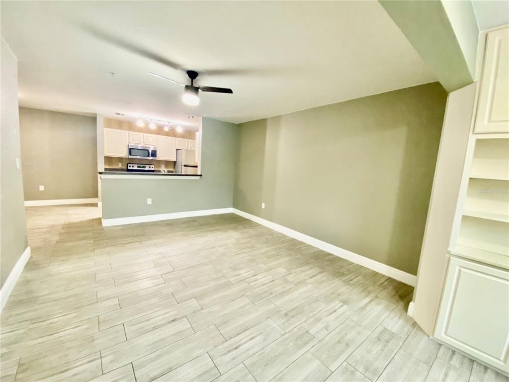 5447 Vineland Road - Photo 11