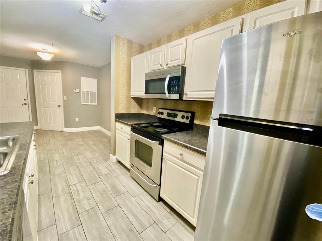 5447 Vineland Road - Photo 24