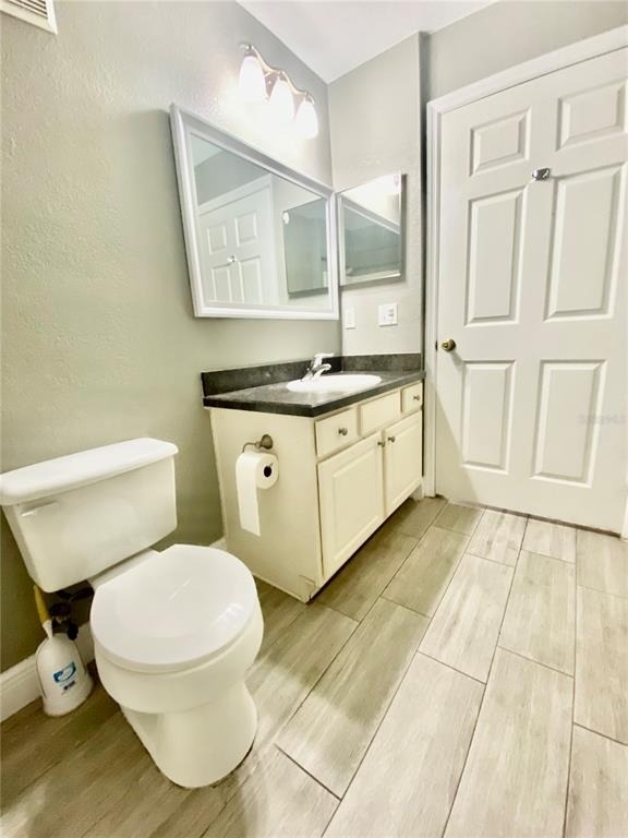 5447 Vineland Road - Photo 18