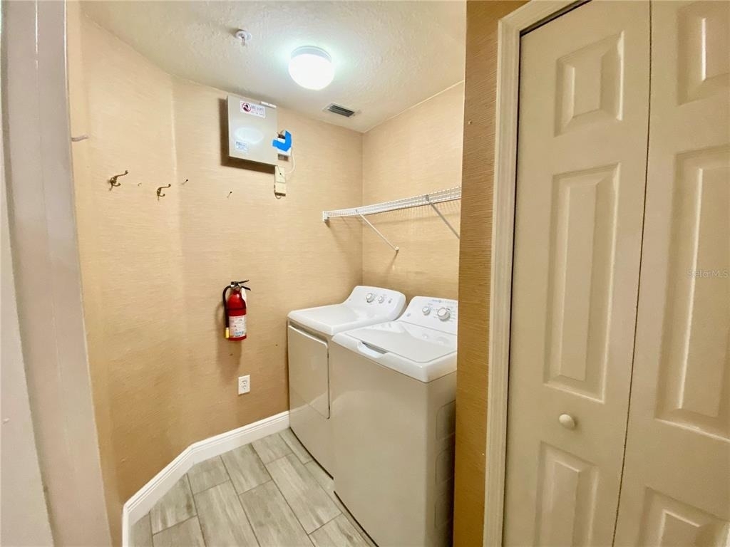5447 Vineland Road - Photo 6