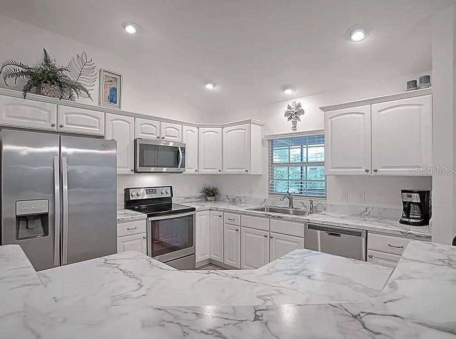 3915 Wine Palm Way - Photo 5