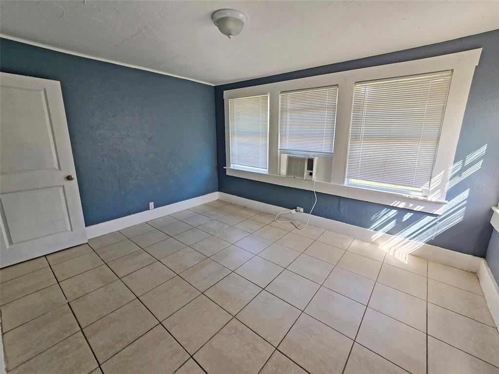 612 26th Street W - Photo 5