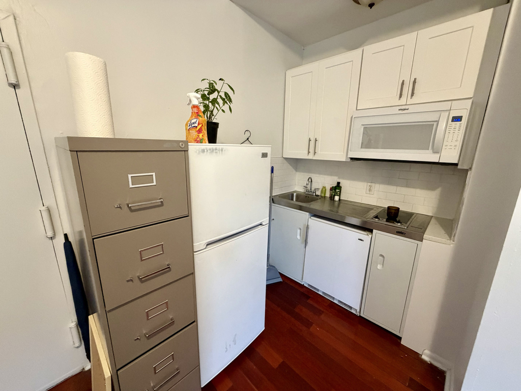 350 Greene Avenue - Photo 3