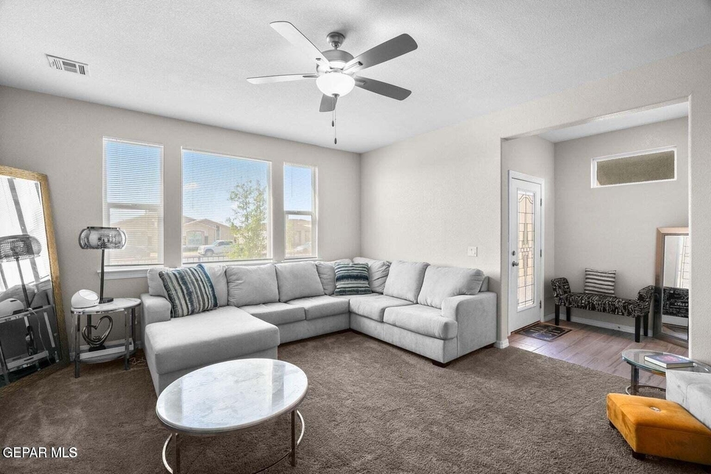 14947 Pebble Hills Boulevard - Photo 6