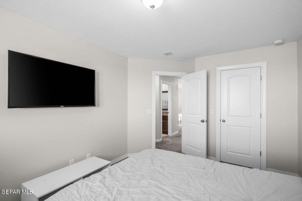 14947 Pebble Hills Boulevard - Photo 23