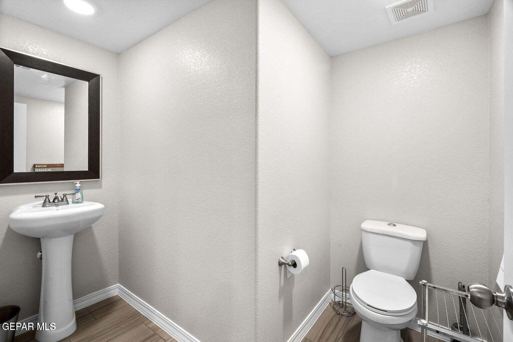 14947 Pebble Hills Boulevard - Photo 17
