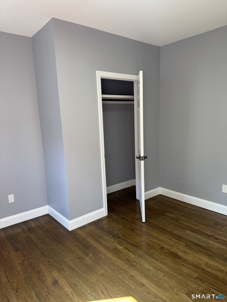 8 Bridgeport Avenue - Photo 5