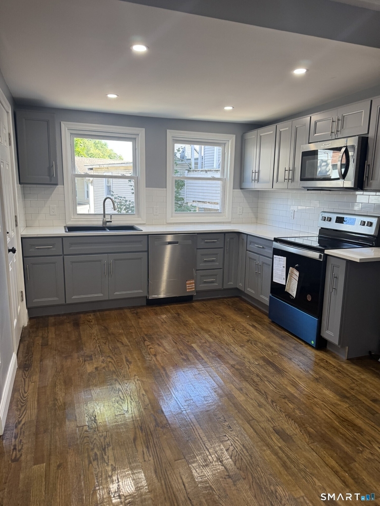 8 Bridgeport Avenue - Photo 1
