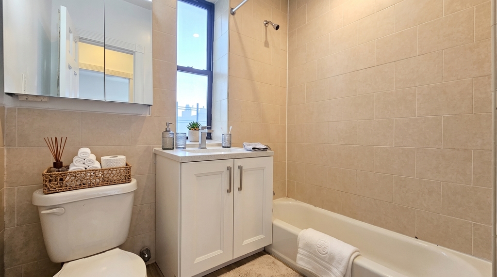 20 Magaw Place - Photo 4