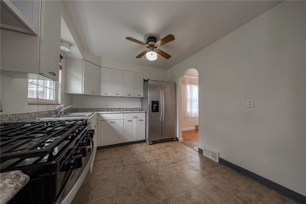 1920 James Street - Photo 7