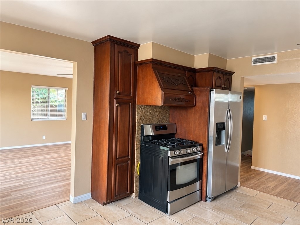 504 Falcon Lane - Photo 8