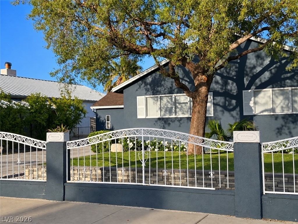 504 Falcon Lane - Photo 3