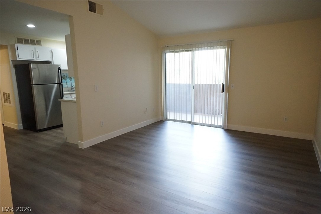 231 W Horizon Ridge Parkway - Photo 3