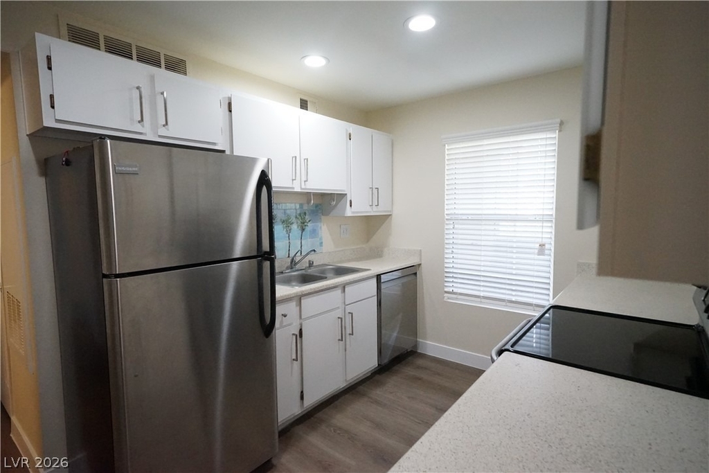 231 W Horizon Ridge Parkway - Photo 8