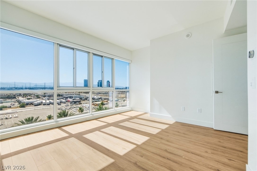 4575 Dean Martin Drive - Photo 18