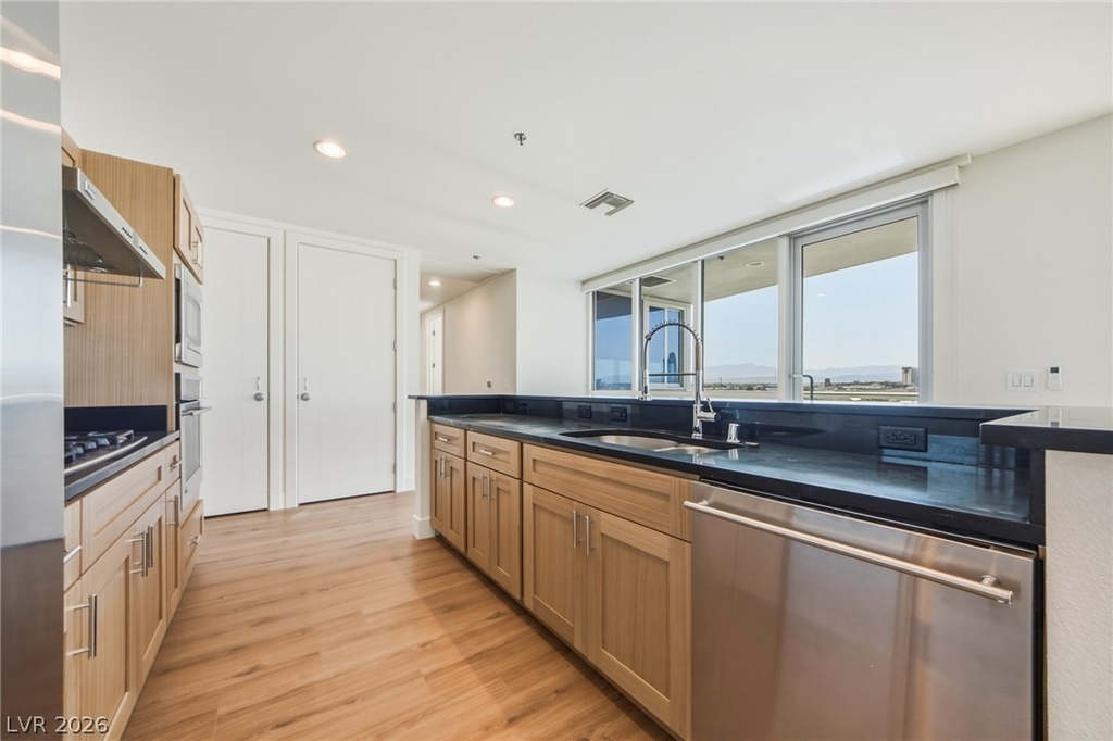 4575 Dean Martin Drive - Photo 6