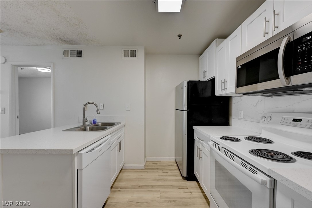 1381 E University Avenue - Photo 4