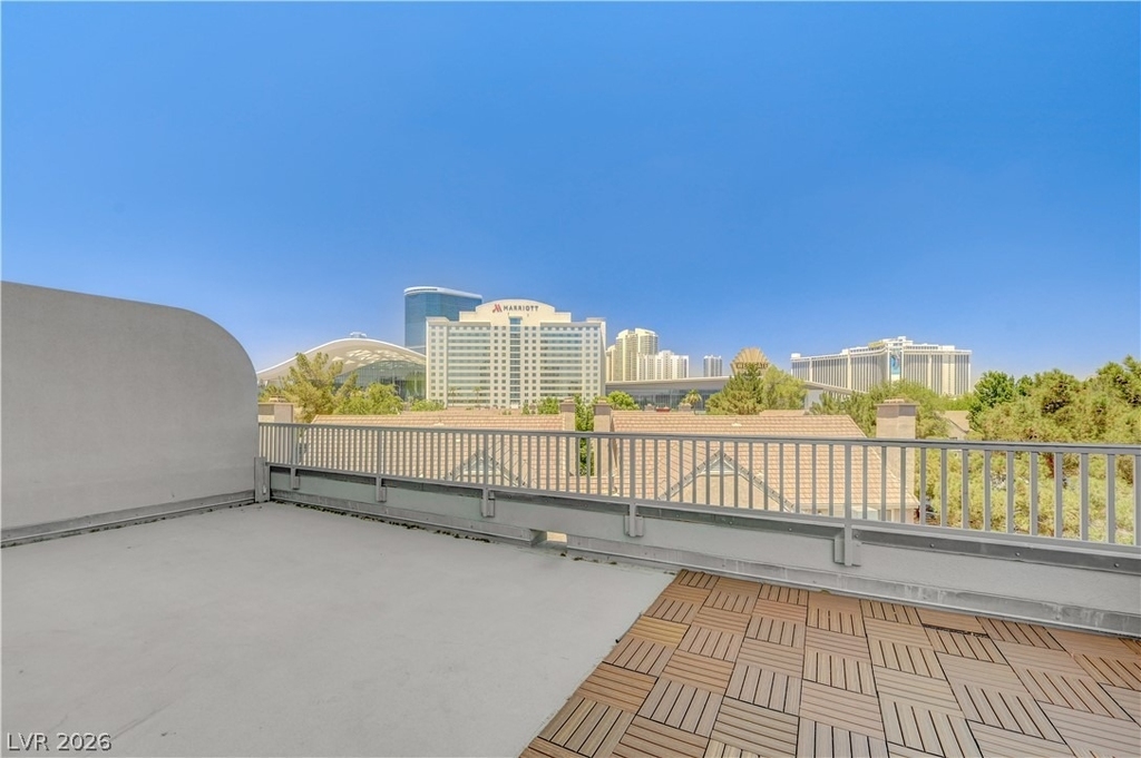 360 E Desert Inn Road - Photo 24