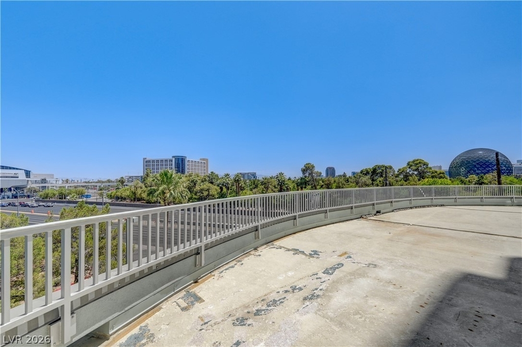 360 E Desert Inn Road - Photo 35