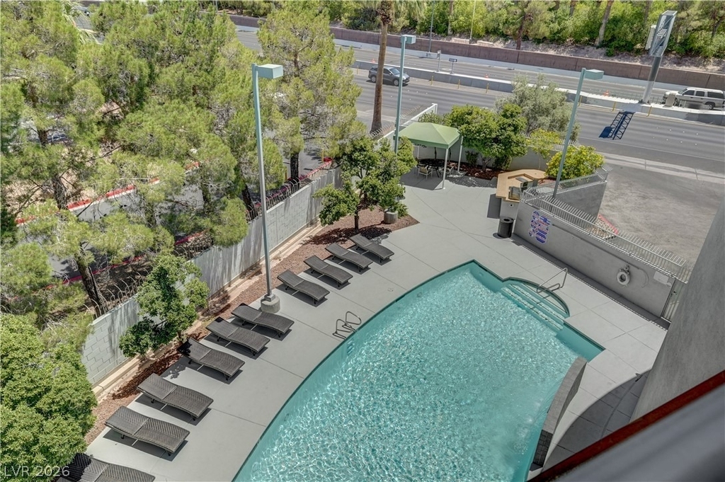360 E Desert Inn Road - Photo 27