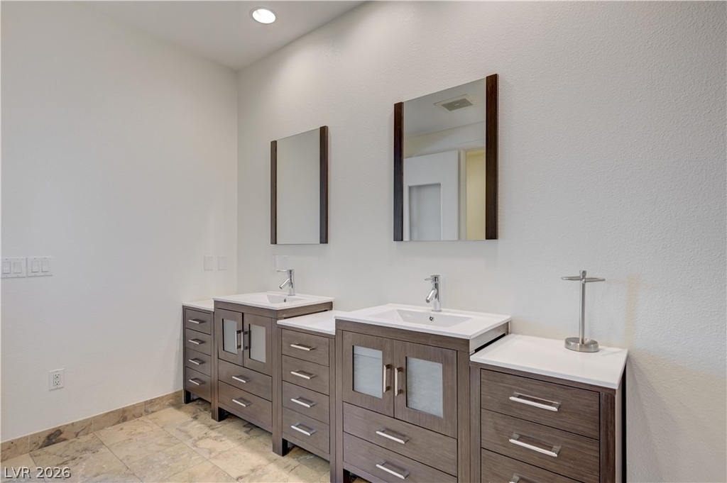 360 E Desert Inn Road - Photo 20