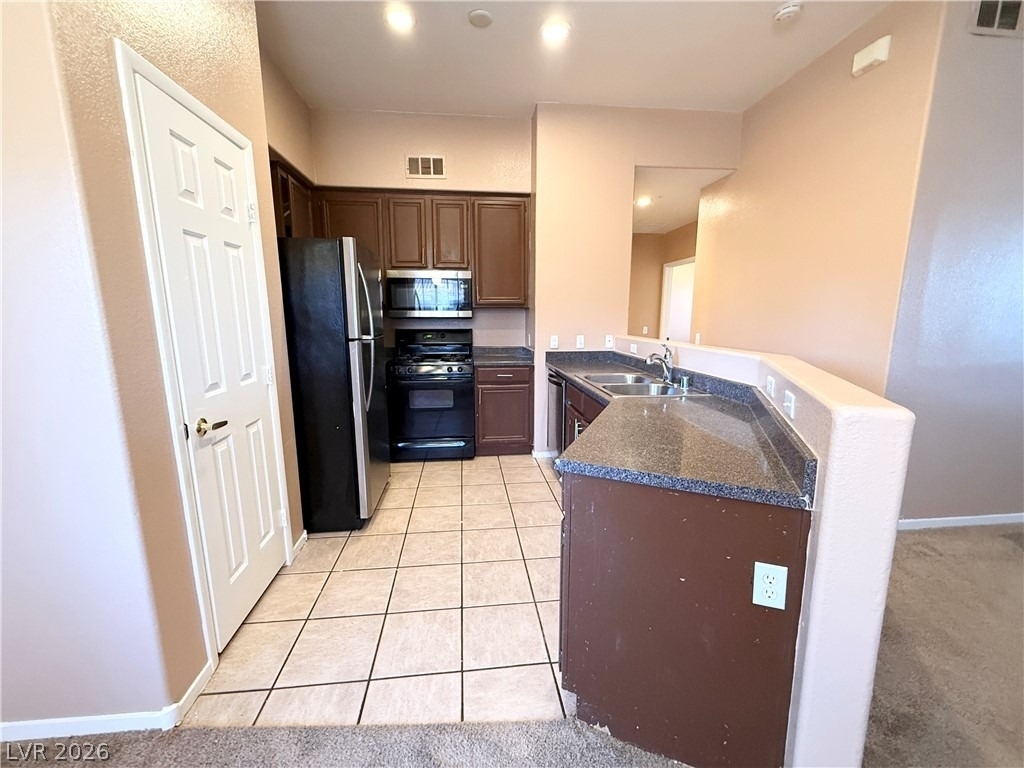 10245 S Maryland Parkway - Photo 4