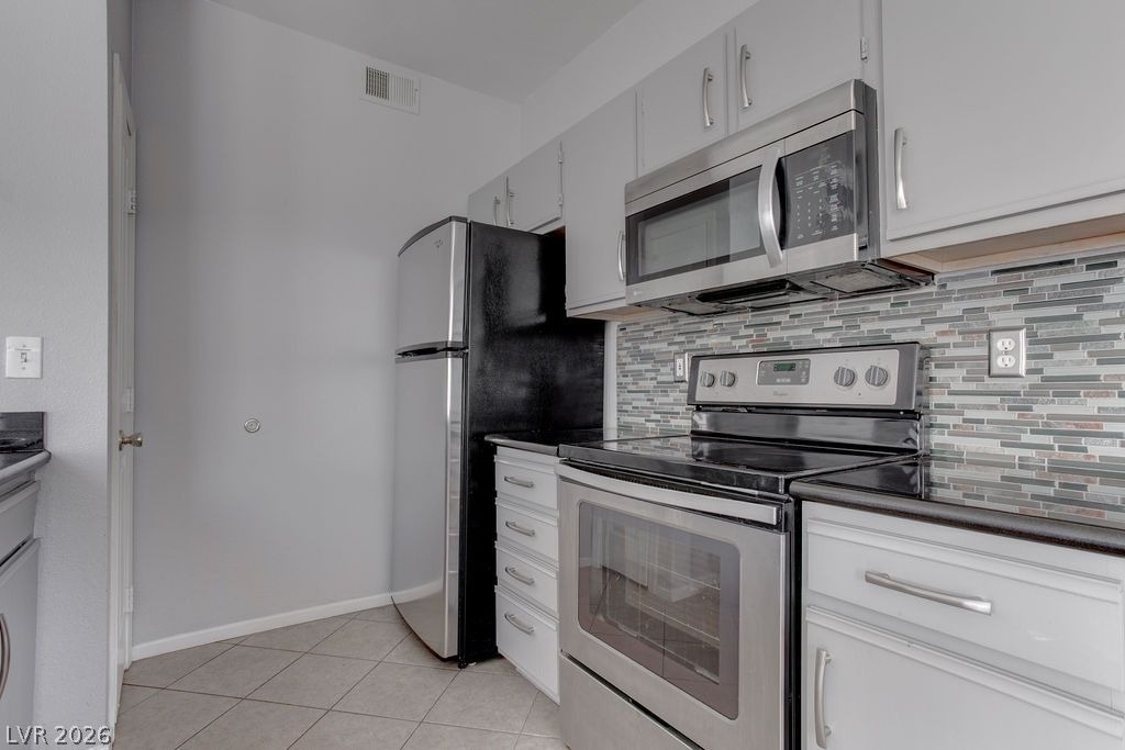 2900 Sunridge Heights Parkway - Photo 22