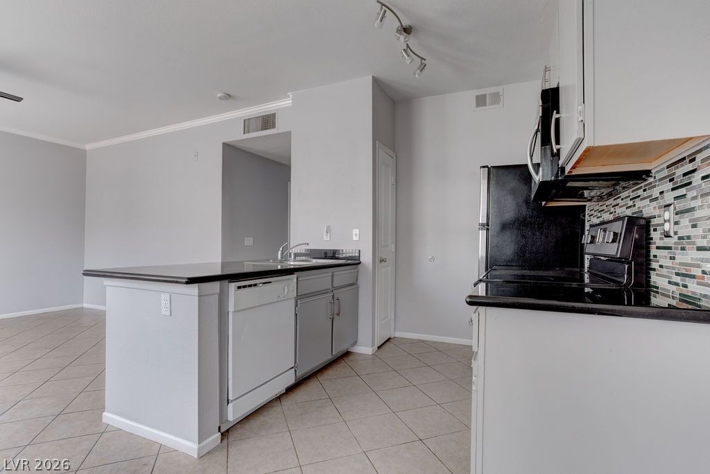 2900 Sunridge Heights Parkway - Photo 20