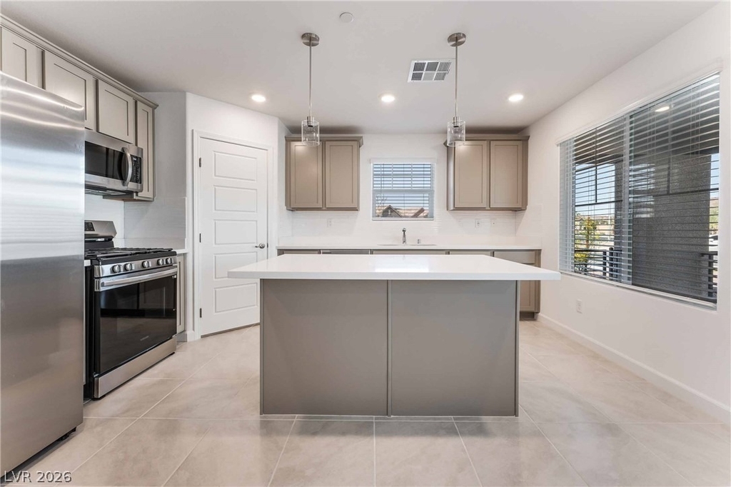 871 Watford Place - Photo 6