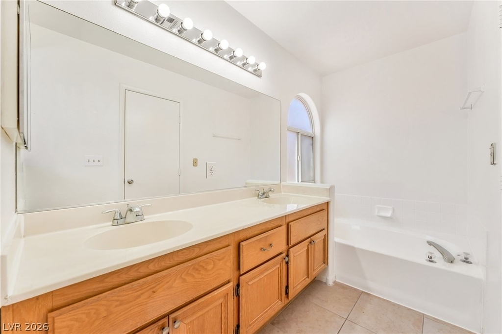 4904 Spring Falls Way - Photo 16