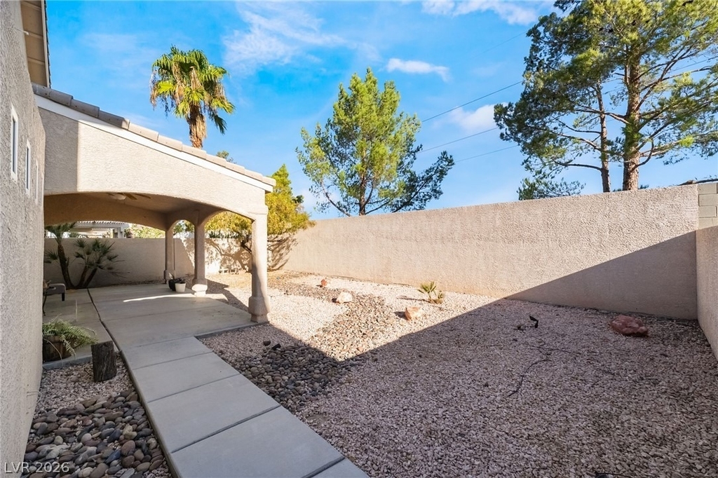 884 Sweeping Vine Avenue - Photo 33